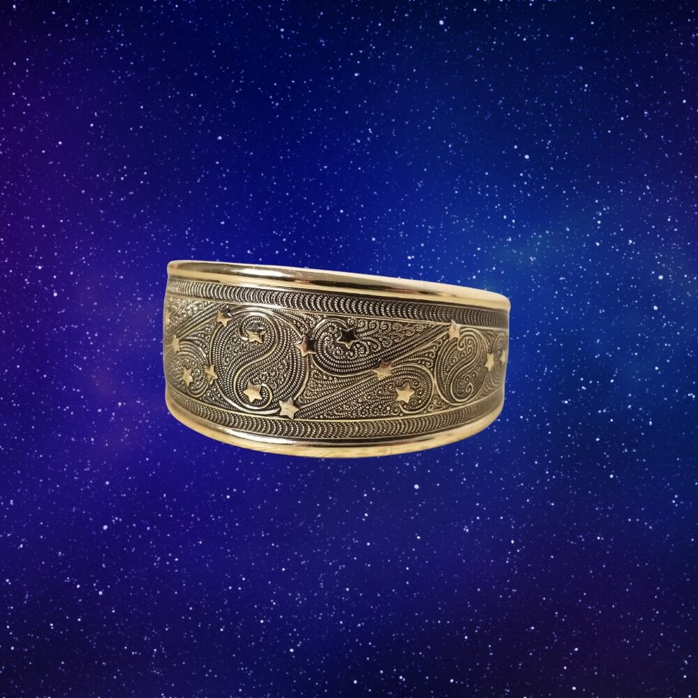 Vintage 1960s Metal Cuff Bracelet with Stars / Hippie Pattern - Picture 4 of 5